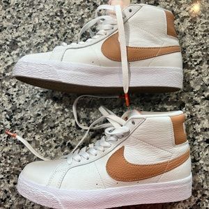6.5 W US | Nike SB Zoom Blazer **NWT NEVER WORN**